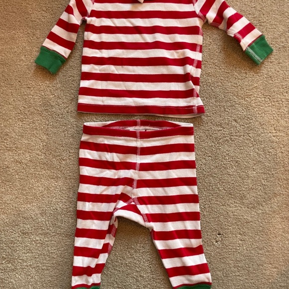 Hanna Andersson 9-12 mo Striped Christmas pajamas - Picture 2 of 4
